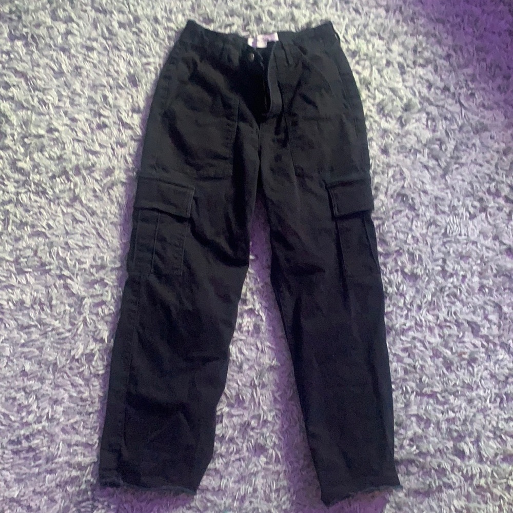 Hollister cargos